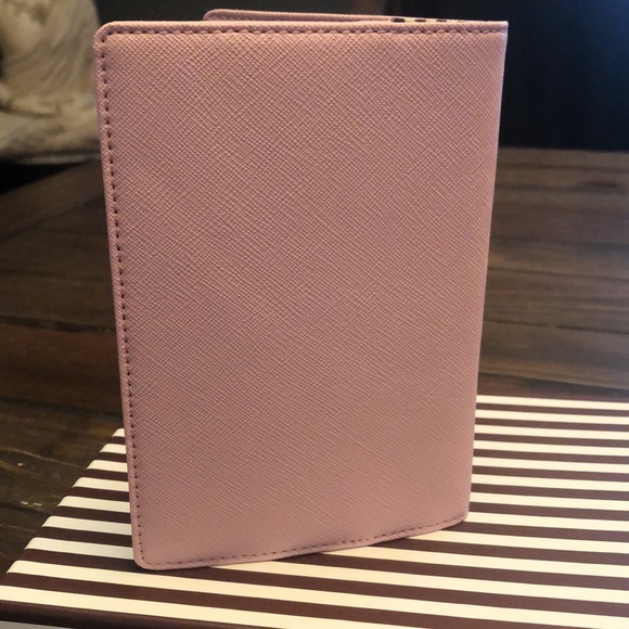 Henri Bendel light pink passport cover - Picture 4 of 5